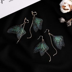 🦋 Beautiful dainty butterfly chainlink drops available in pierce or no-pierce